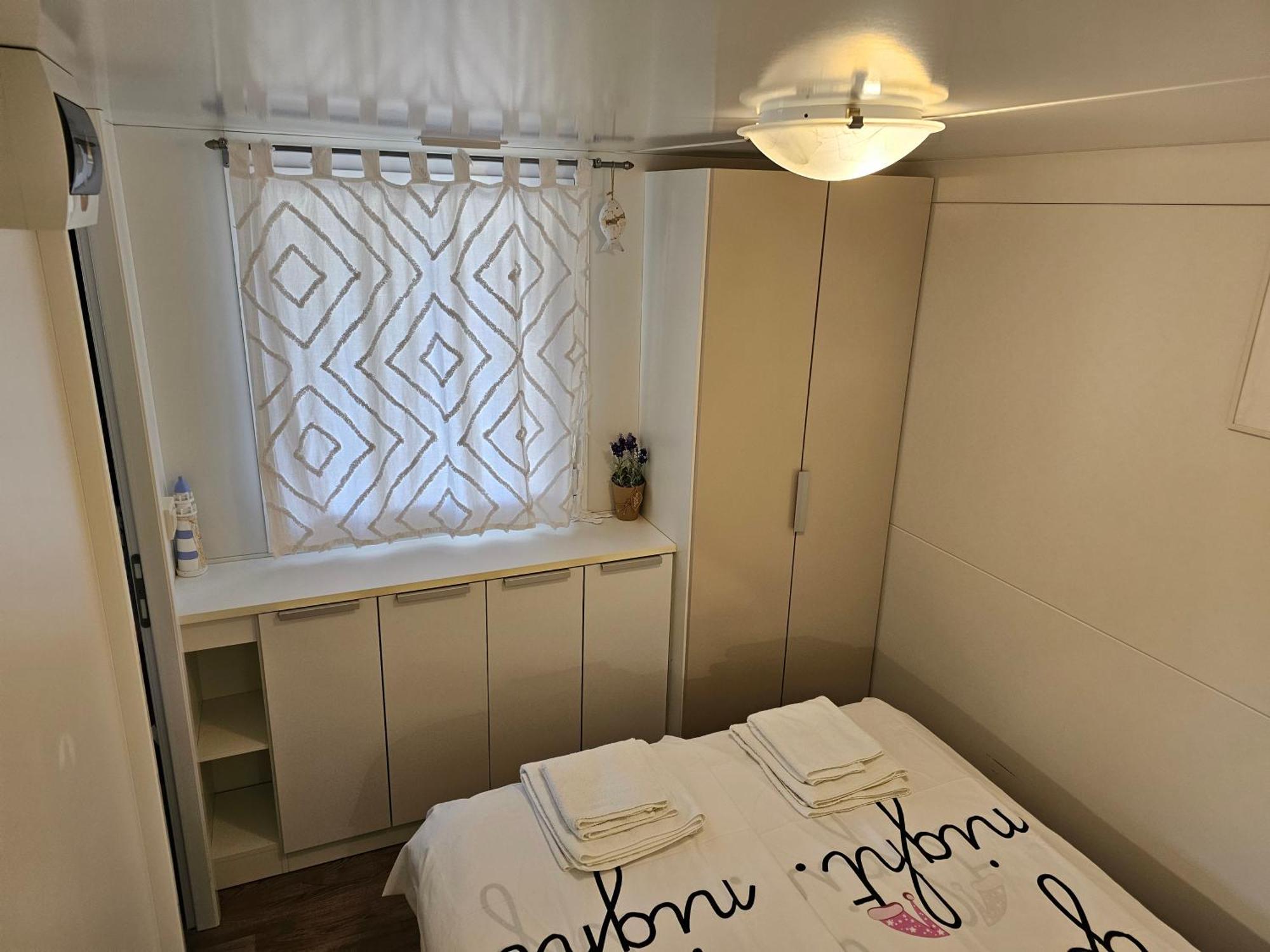 Mobile Home Sea Fairy , Jezera , Murter Tisno Ngoại thất bức ảnh